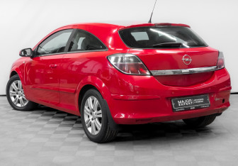 Подержанный автомобиль Opel Astra Hatchback 2007 года (7 фото)