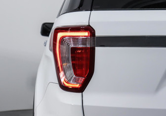 Подержанный автомобиль Ford Explorer 2017 года (5 фото)