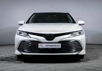 Подержанный автомобиль Toyota Camry Sedan 2020 года (2 фото)
