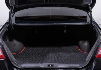 Подержанный автомобиль Nissan Teana 2015 года (15 фото)