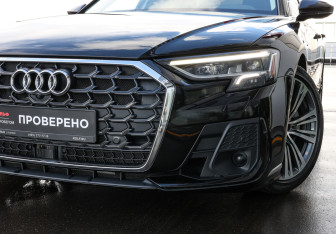 Подержанный автомобиль Audi A8 2023 года (30 фото)