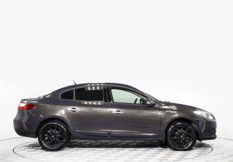 Подержанный автомобиль Renault Fluence 2012 года (4 фото)