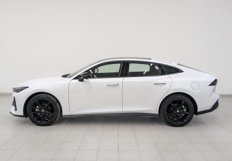 Новый Changan UNI-V 2025 (3 фото)