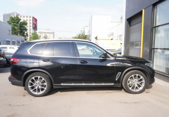 Подержанный автомобиль BMW X5 2020 года (4 фото)