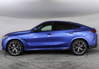Подержанный автомобиль BMW X6 2020 года (5 фото)