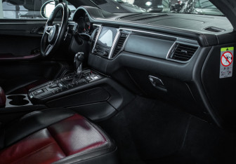 Подержанный автомобиль Porsche Macan 2018 года (5 фото)