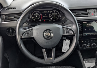 Подержанный автомобиль Skoda Octavia Liftback 2019 года (21 фото)