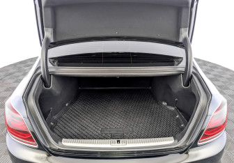 Подержанный автомобиль Kia K900 2022 года (10 фото)