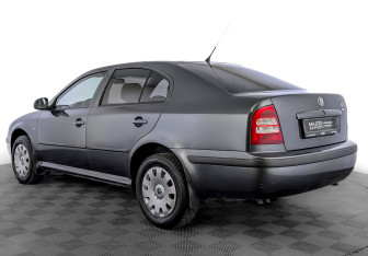 Подержанный автомобиль Skoda Octavia Liftback 2010 года (7 фото)