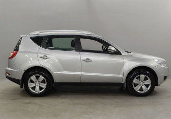 Подержанный автомобиль Geely Emgrand X7 2014 года (4 фото)
