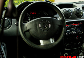 Подержанный автомобиль Renault Duster 2012 года (13 фото)