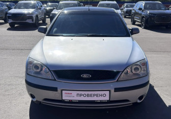 Подержанный автомобиль Ford Mondeo Liftback 2001 года (2 фото)
