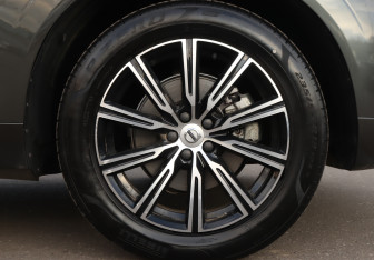 Подержанный автомобиль Volvo XC60 2020 года (29 фото)