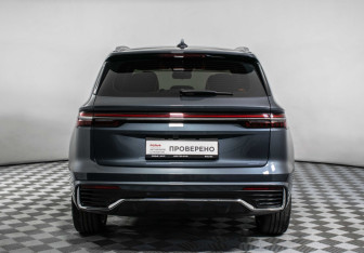 Подержанный автомобиль Geely Monjaro 2022 года (6 фото)