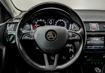 Подержанный автомобиль Skoda Rapid Liftback 2018 года (22 фото)