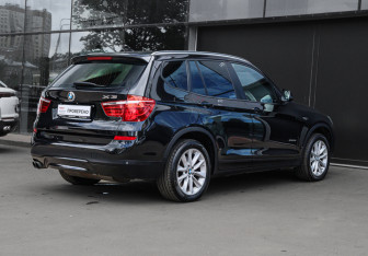 Подержанный автомобиль BMW X3 2015 года (4 фото)