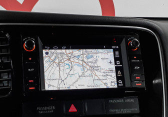 Подержанный автомобиль Mitsubishi Outlander 2016 года (14 фото)