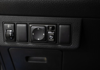 Подержанный автомобиль Nissan Tiida Hatchback 2007 года (19 фото)