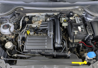 Подержанный автомобиль Skoda Karoq 2020 года (8 фото)