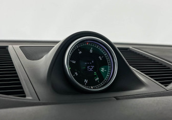 Подержанный автомобиль Porsche Macan 2014 года (21 фото)