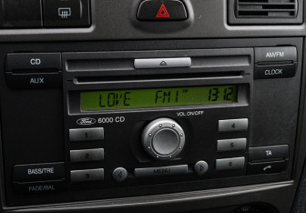 Подержанный автомобиль Ford Fusion 2008 года (13 фото)