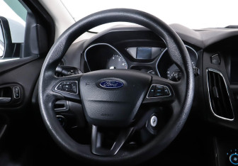 Подержанный автомобиль Ford Focus Wagon 2018 года (11 фото)