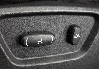 Подержанный автомобиль Opel Antara 2013 года (26 фото)