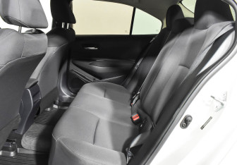 Подержанный автомобиль Toyota Corolla Sedan 2019 года (14 фото)