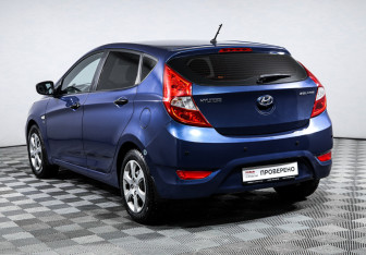 Подержанный автомобиль Hyundai Solaris Hatchback 2012 года (7 фото)
