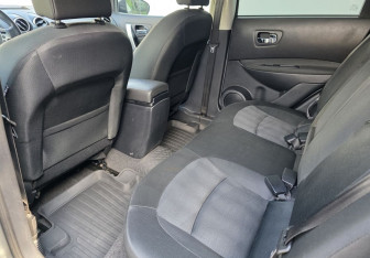 Подержанный автомобиль Nissan Qashqai 2011 года (10 фото)