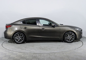 Подержанный автомобиль Mazda 3 Sedan 2015 года (4 фото)