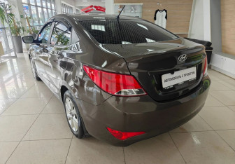 Подержанный автомобиль Hyundai Solaris Sedan 2016 года (7 фото)