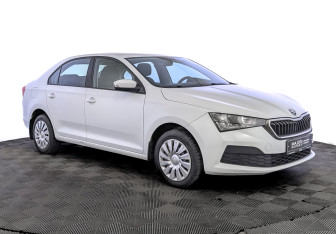 Подержанный автомобиль Skoda Rapid Liftback 2021 года (3 фото)