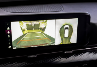 Подержанный автомобиль Kia Carnival 2022 года (29 фото)