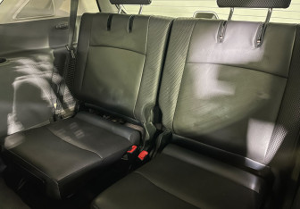 Подержанный автомобиль Toyota Land Cruiser Prado 2012 года (16 фото)