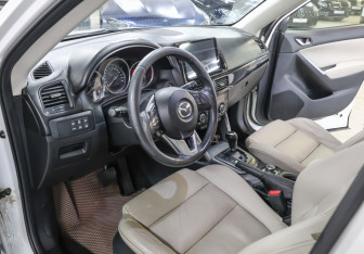 Подержанный автомобиль Mazda CX-5 2013 года (15 фото)