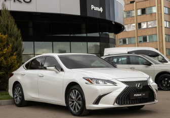 Подержанный автомобиль Lexus ES 2019 года (2 фото)