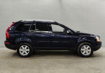 Подержанный автомобиль Volvo XC90 2006 года (4 фото)