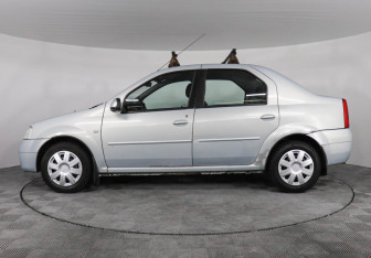 Подержанный автомобиль Renault Logan Sedan 2008 года (8 фото)