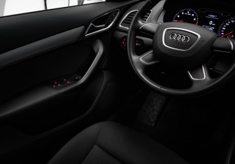 Подержанный автомобиль Audi Q3 2014 года (15 фото)