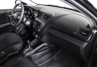 Подержанный автомобиль Kia Rio Sedan 2013 года (6 фото)