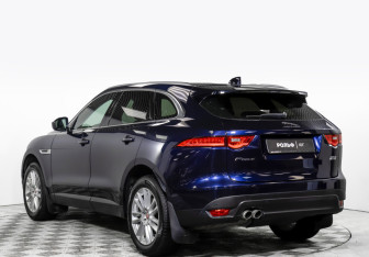Подержанный автомобиль Jaguar F-Pace 2017 года (5 фото)