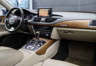 Подержанный автомобиль Audi A7 2016 года (7 фото)