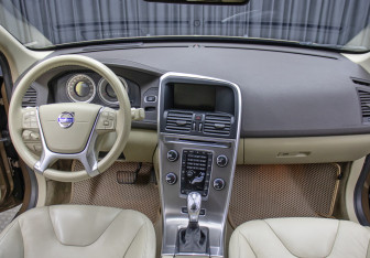 Подержанный автомобиль Volvo XC60 2013 года (14 фото)