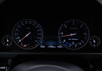 Подержанный автомобиль BMW X5 2016 года (12 фото)