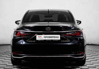 Подержанный автомобиль Lexus ES 2020 года (6 фото)