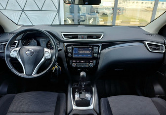 Подержанный автомобиль Nissan Qashqai 2016 года (11 фото)