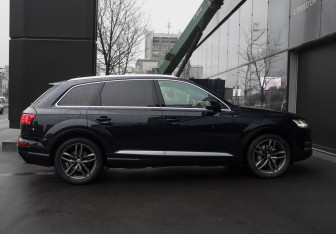 Подержанный автомобиль Audi Q7 2016 года (4 фото)