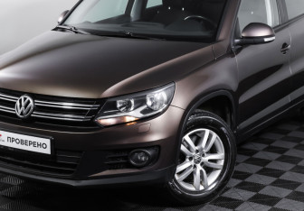Подержанный автомобиль Volkswagen Tiguan 2015 года (21 фото)