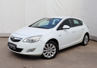 Подержанный автомобиль Opel Astra Hatchback 2011 года (1 фото)